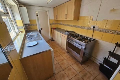 3 bedroom terraced house to rent, Newton Road, Sparkhill