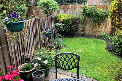 7 Betts Close, Beckenham, BR3 4XP