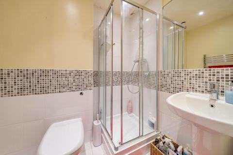 2 bedroom flat for sale, Albemarle Road, Beckenham, Kent, BR3