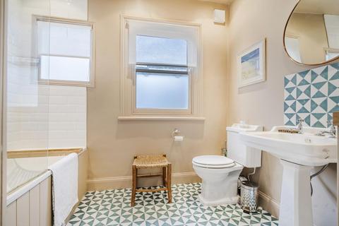 160c Tressillian Road, London, SE4 1XY