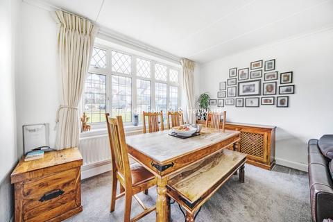 2 Highfield Drive, Bromley, BR2 0RX