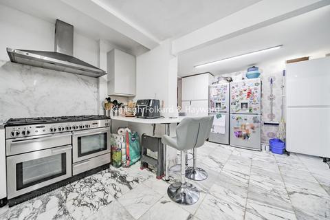 4 bedroom end of terrace house for sale, Brangbourne Road, Bromley, Kent, BR1
