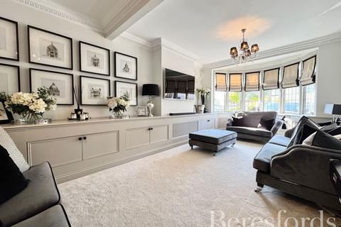 114 Cecil Avenue, Hornchurch, RM11 2ND