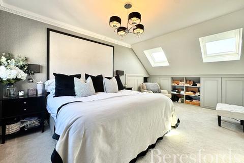 114 Cecil Avenue, Hornchurch, RM11 2ND