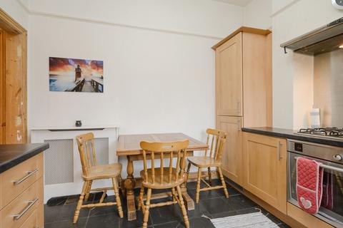 25a The Parade, Claygate, Esher, KT10 0PD
