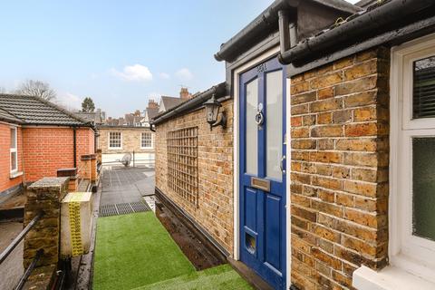 25a The Parade, Claygate, Esher, KT10 0PD