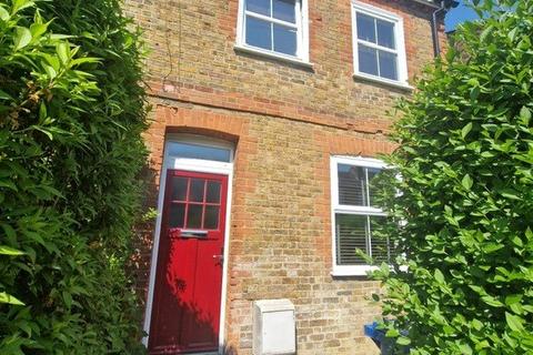 2 bedroom terraced house to rent, Oxford Road, Windsor, SL4