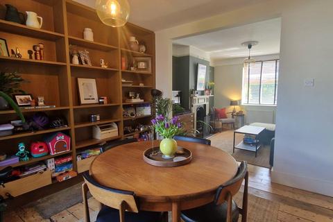 2 bedroom terraced house to rent, Oxford Road, Windsor, SL4