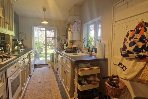2 bedroom terraced house to rent, Oxford Road, Windsor, SL4
