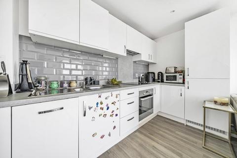 2 bedroom flat for sale, Adenmore Road, Catford, London, SE6