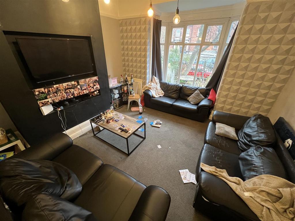 Lounge 1.jpeg