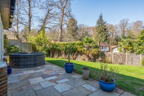 14 Oakhurst Close, Chislehurst, BR7 5LF