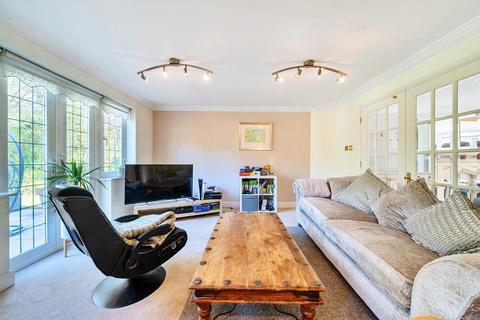 14 Oakhurst Close, Chislehurst, BR7 5LF