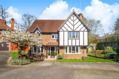 14 Oakhurst Close, Chislehurst, BR7 5LF