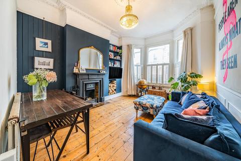 2 bedroom flat for sale, Tremadoc Road, Clapham, London, SW4