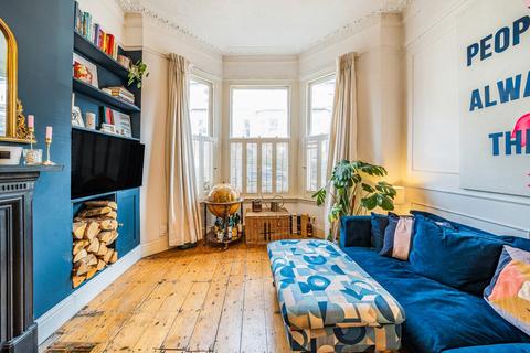 2 bedroom flat for sale, Tremadoc Road, Clapham, London, SW4