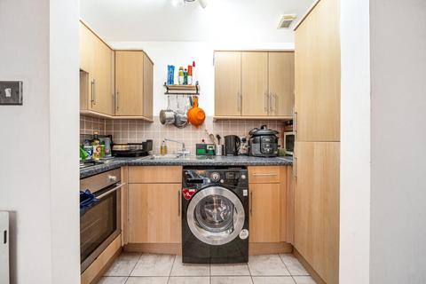 2 bedroom flat for sale, Whiteley Road, Crystal Palace, London, SE19