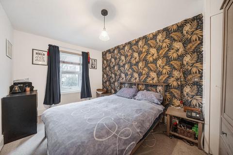 2 bedroom flat for sale, Whiteley Road, Crystal Palace, London, SE19