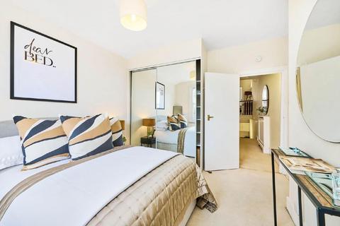 575b Garratt Lane, London, SW18 4ST