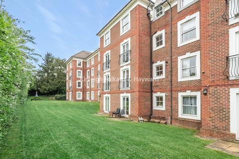 Flat 11, Cavendish House Woodside Grange Road, London, N12 8LR