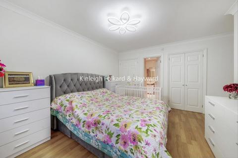 Flat 11, Cavendish House Woodside Grange Road, London, N12 8LR