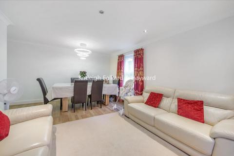 Flat 11, Cavendish House Woodside Grange Road, London, N12 8LR