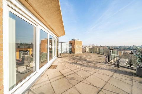 3 bedroom flat for sale, Glebelands Close, North Finchley, London, N12