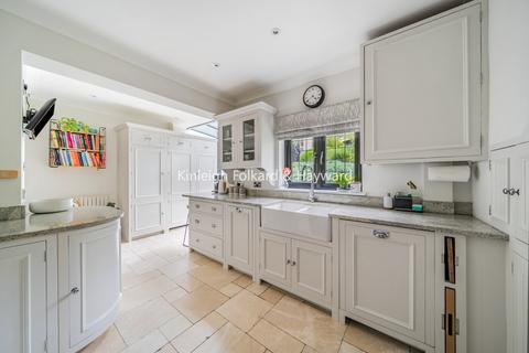14 Valley Avenue, London, N12 9PG