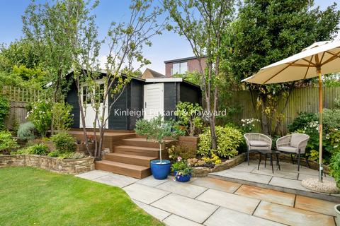 14 Valley Avenue, London, N12 9PG