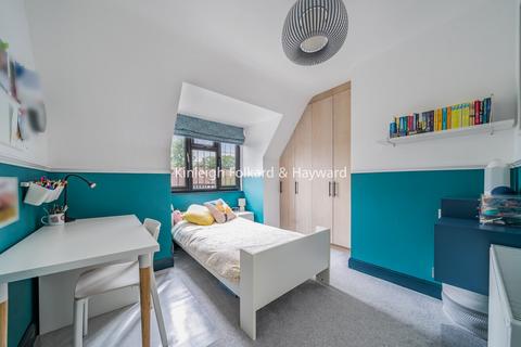 14 Valley Avenue, London, N12 9PG