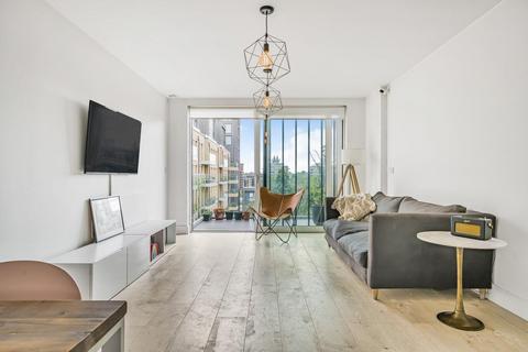 Central Avenue, Fulham, London, SW6