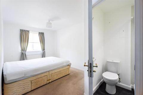 28 Lees Court, Coatbridge, ML5 4NT
