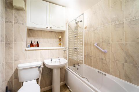 28 Lees Court, Coatbridge, ML5 4NT