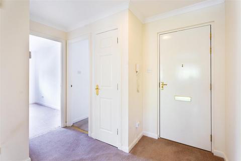 28 Lees Court, Coatbridge, ML5 4NT