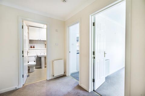 28 Lees Court, Coatbridge, ML5 4NT