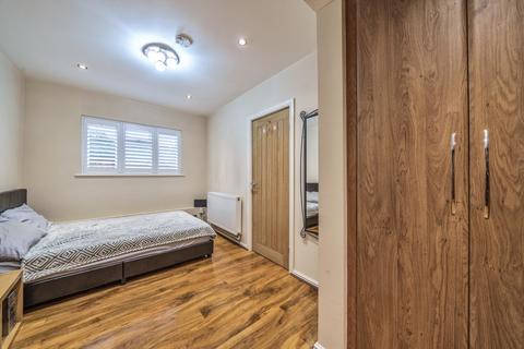 15 Pembury Close, Bromley, BR2 7PS