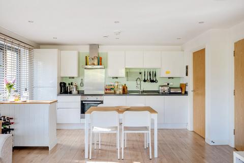 Flat 3, 17 Henry Road, London, SW9 7BQ