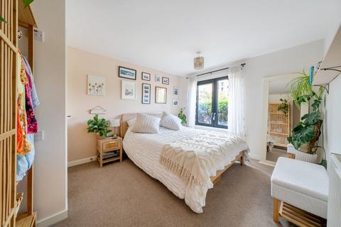 Flat 3, 17 Henry Road, London, SW9 7BQ