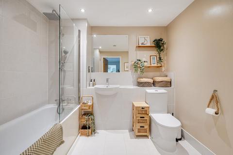 Flat 3, 17 Henry Road, London, SW9 7BQ