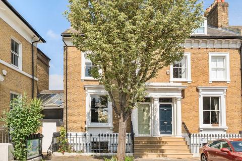 36 Sutherland Square, London, SE17 3EE