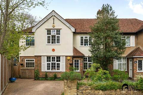 14 The Glade, West Wickham, BR4 9LH