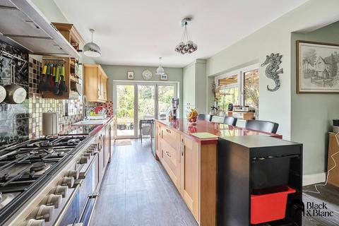 14 The Glade, West Wickham, BR4 9LH