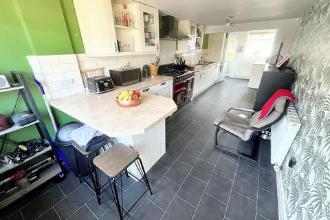8 Alexander Drive, Bury, BL9 8PF