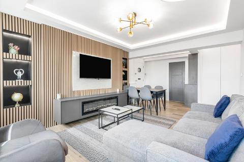 3 bedroom flat for sale, Clarewood Court, Marylebone, London, W1H