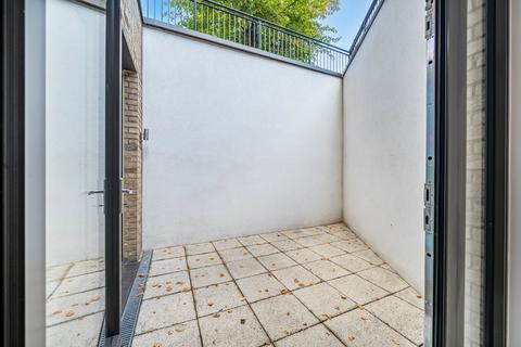 3 bedroom flat for sale, Elgin Avenue, Maida Vale, London, W9