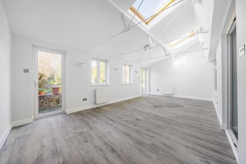 107 Grand Drive, Raynes Park, London, SW20 9EB