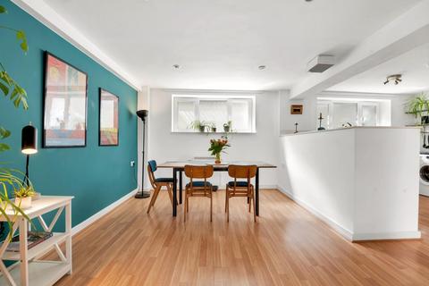 1 bedroom apartment for sale, Matthias Road, London, N16