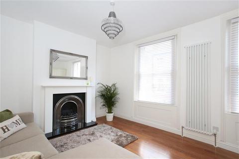 3 bedroom flat to rent, Dartmouth Road, Forest Hill, SE23