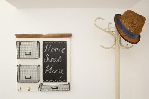 3 bedroom flat to rent, Dartmouth Road, Forest Hill, SE23