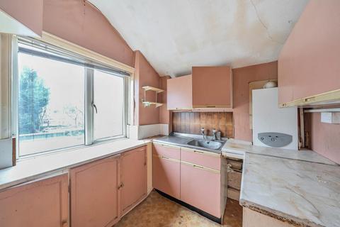 3 bedroom flat for sale, Valley Road, Streatham, London, SW16